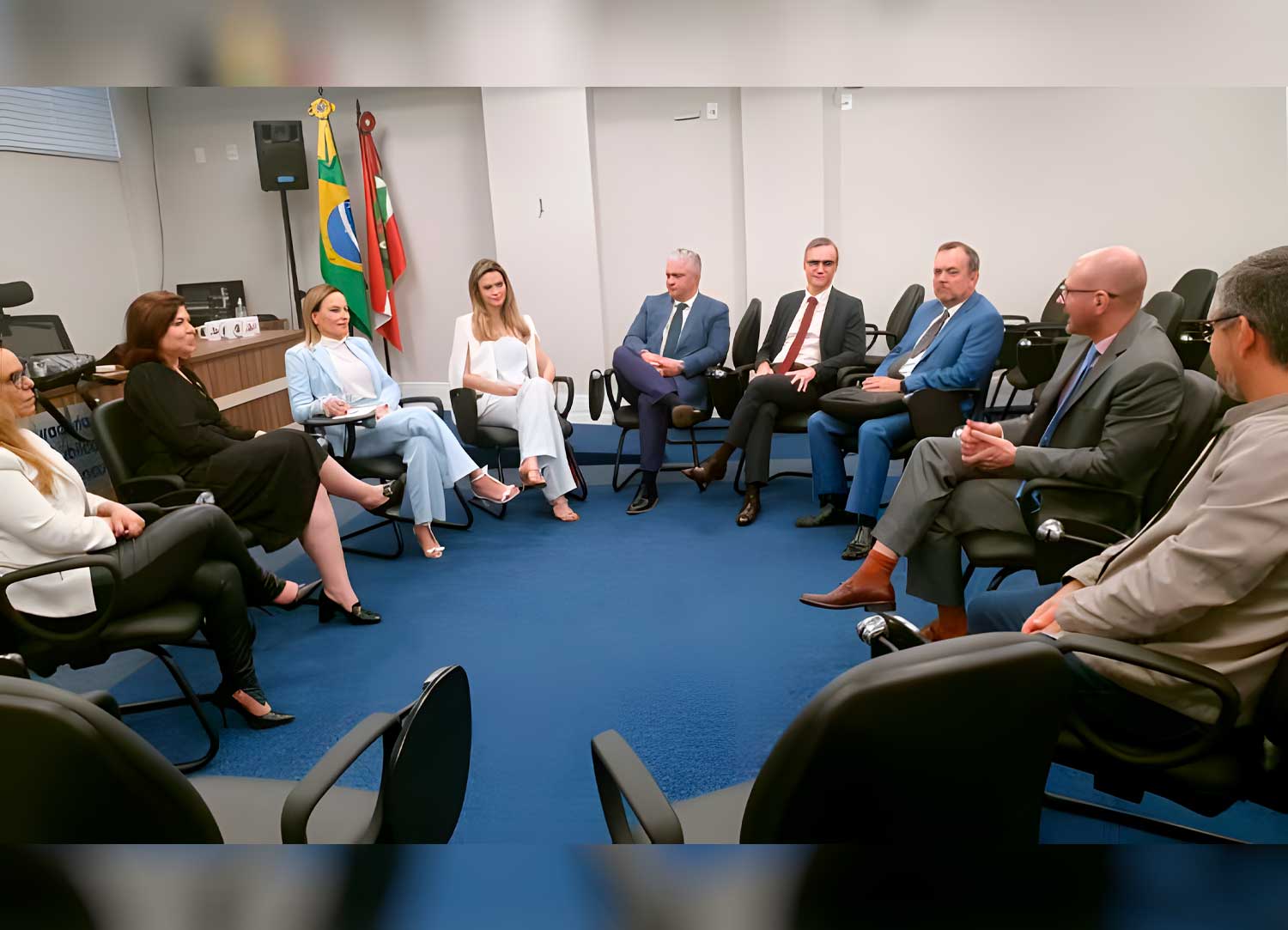 Presidente da OAB Blumenau participa de encontro no Ministério Público sobre violência doméstica