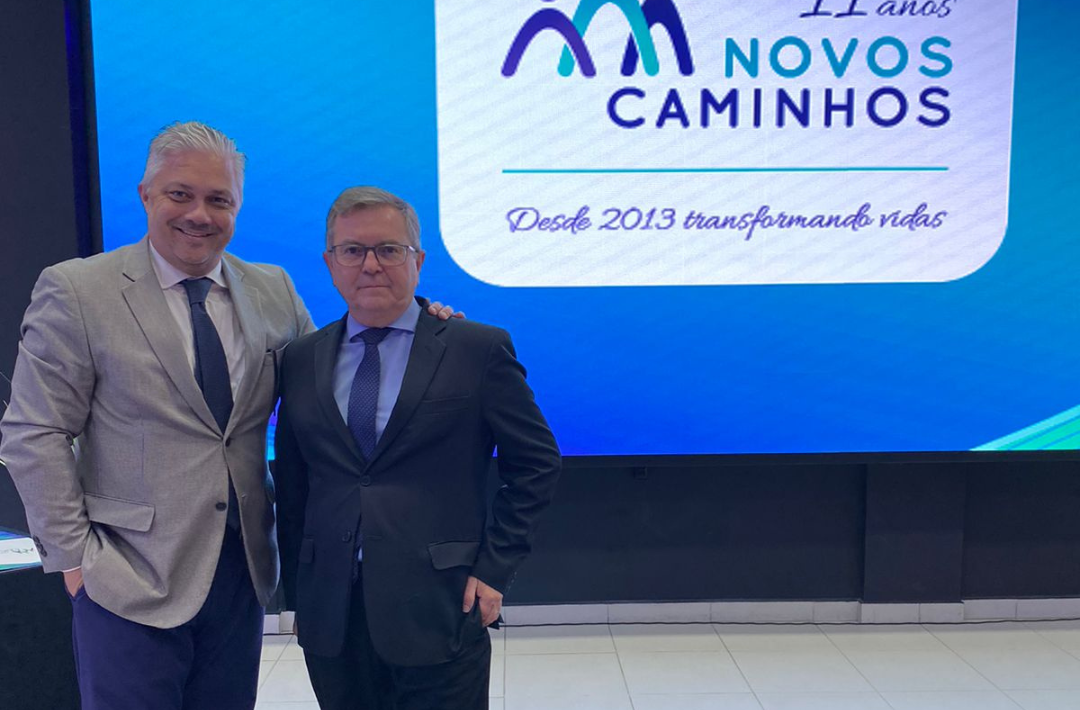 Cerimônia em Blumenau marca homenagem aos participantes do Programa Novos Caminhos 2024, com a presença da OAB/SC Cerimônia em Blumenau marca homenagem aos participantes do Programa Novos Caminhos 2024, com a presença da OAB/SC