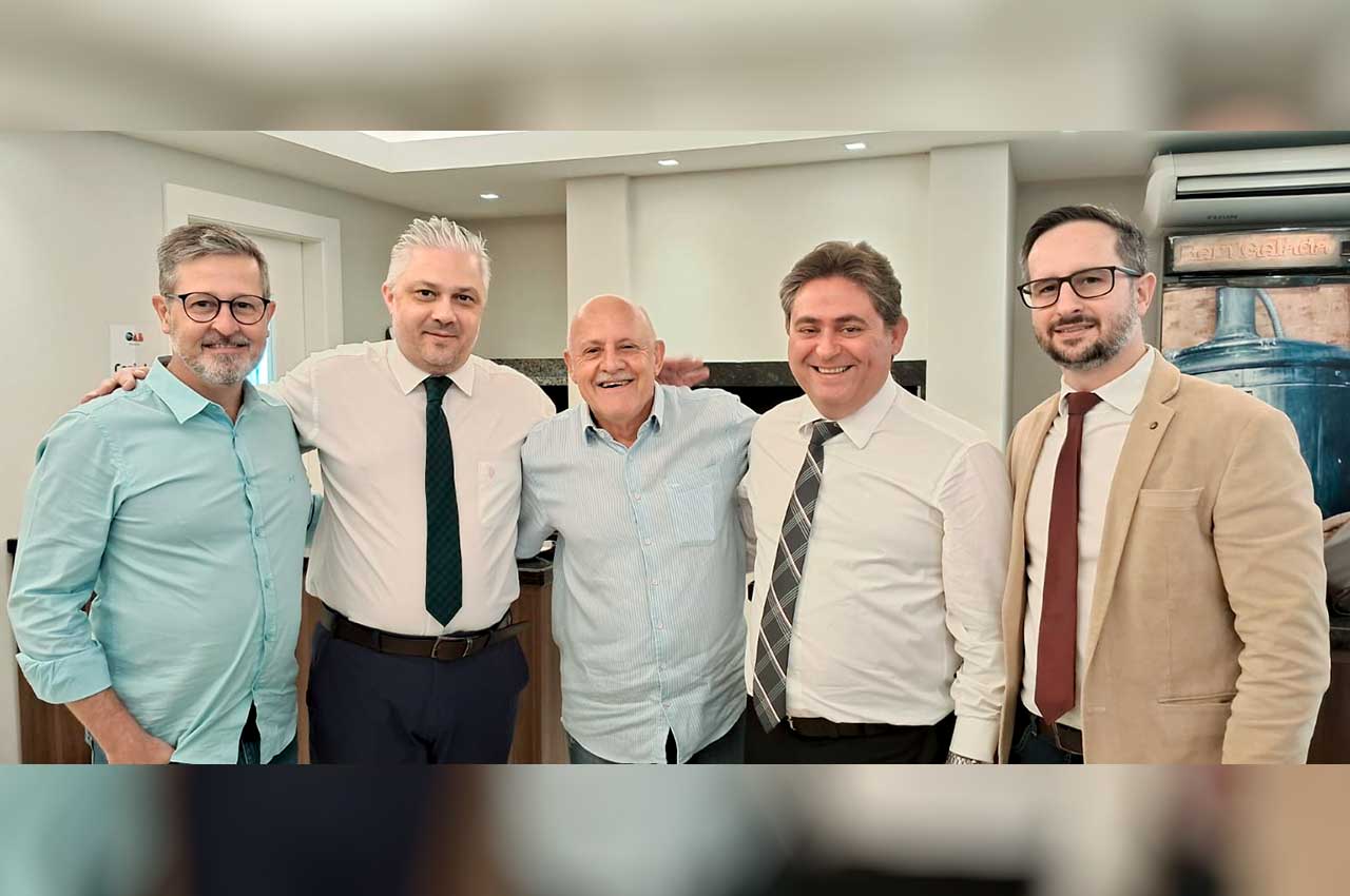 20240401 expresidentes site