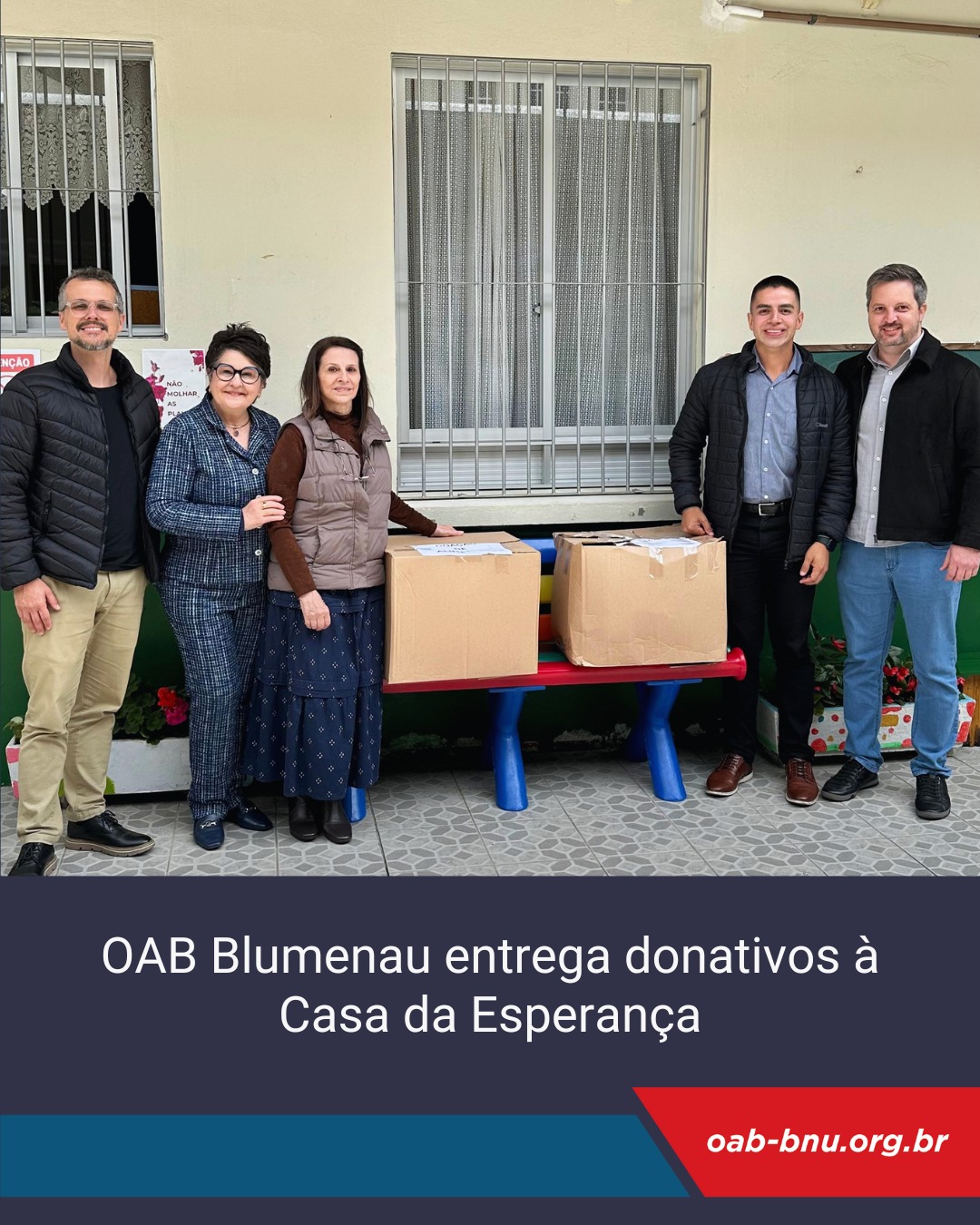 OAB Blumenau entrega alimentos arrecadados à Casa da Esperança OAB Blumenau entrega alimentos arrecadados à Casa da Esperança