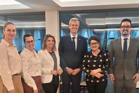 OAB Blumenau recebe visita do Desembargador Dr. Cesar Luiz Pasold Júnior